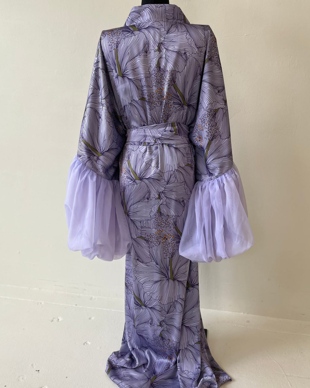Hibiscus Wilted Sleeve Robe